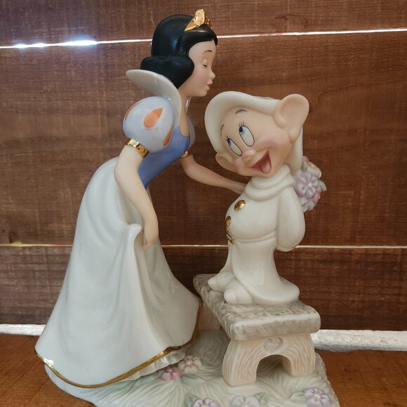 Lenox Disney Showcase Collection Dopey's Sweet Reward